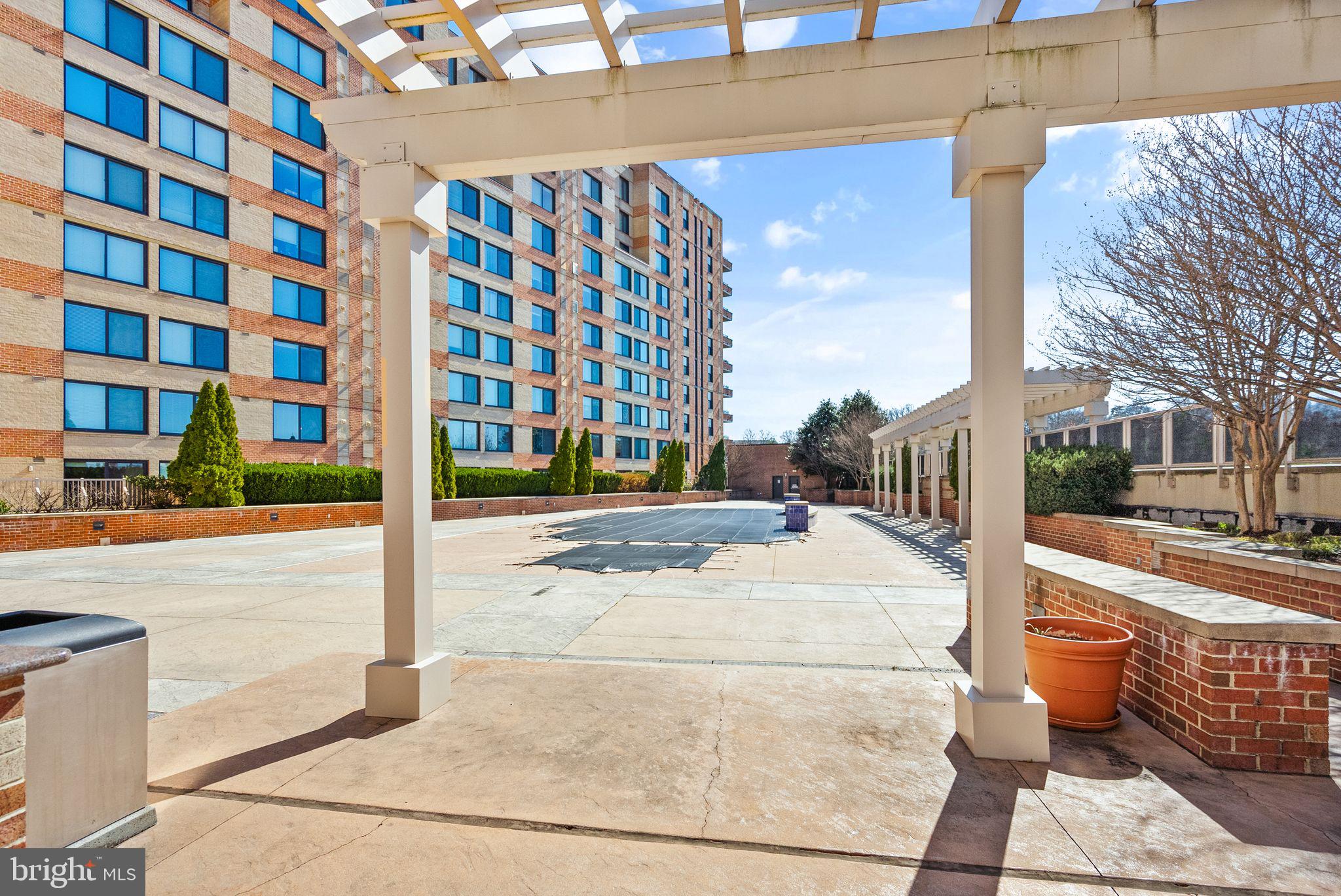 MIDTOWN ALEXANDRIA STATION CONDOMINIUM - Residential