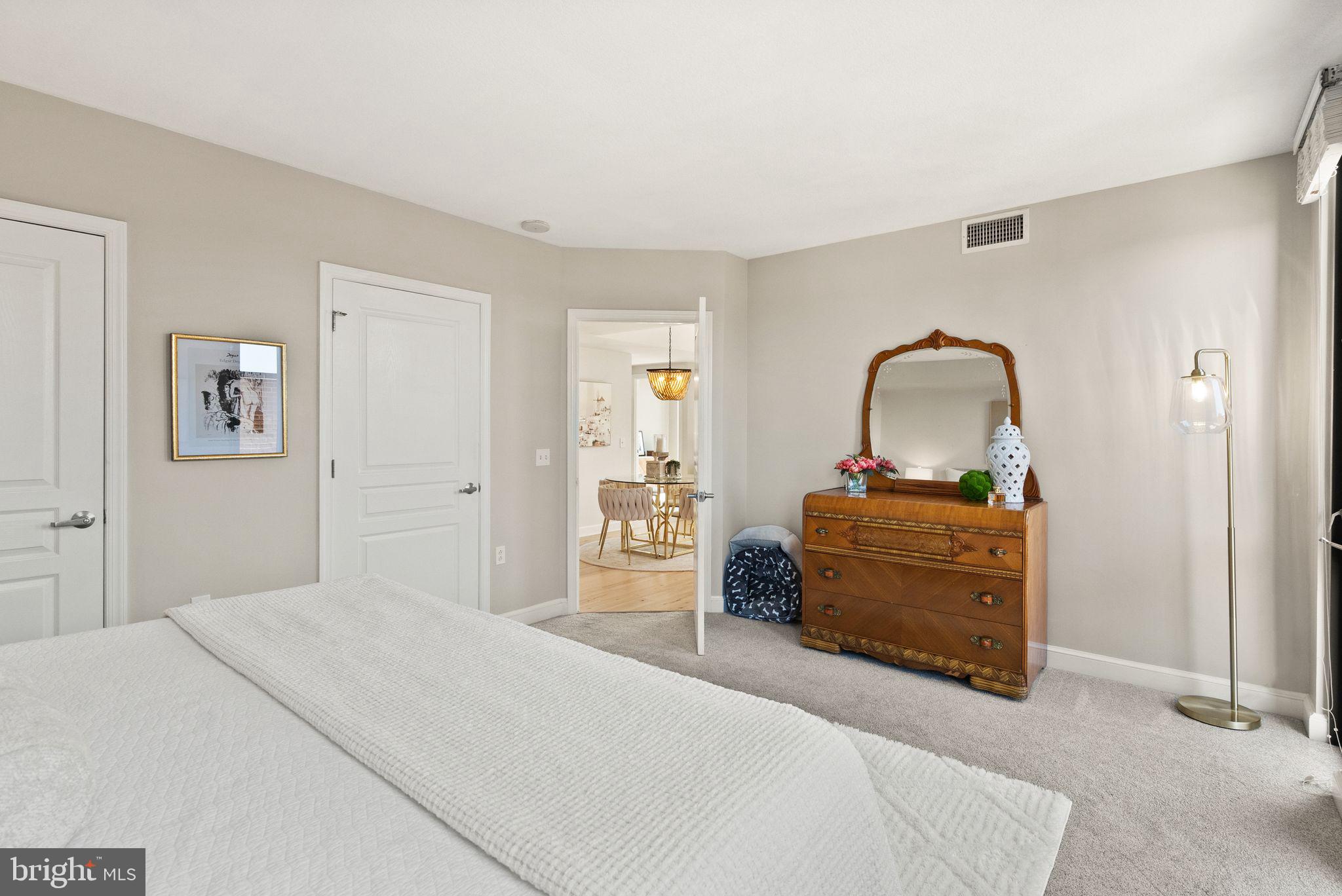 MIDTOWN ALEXANDRIA STATION CONDOMINIUM - Residential