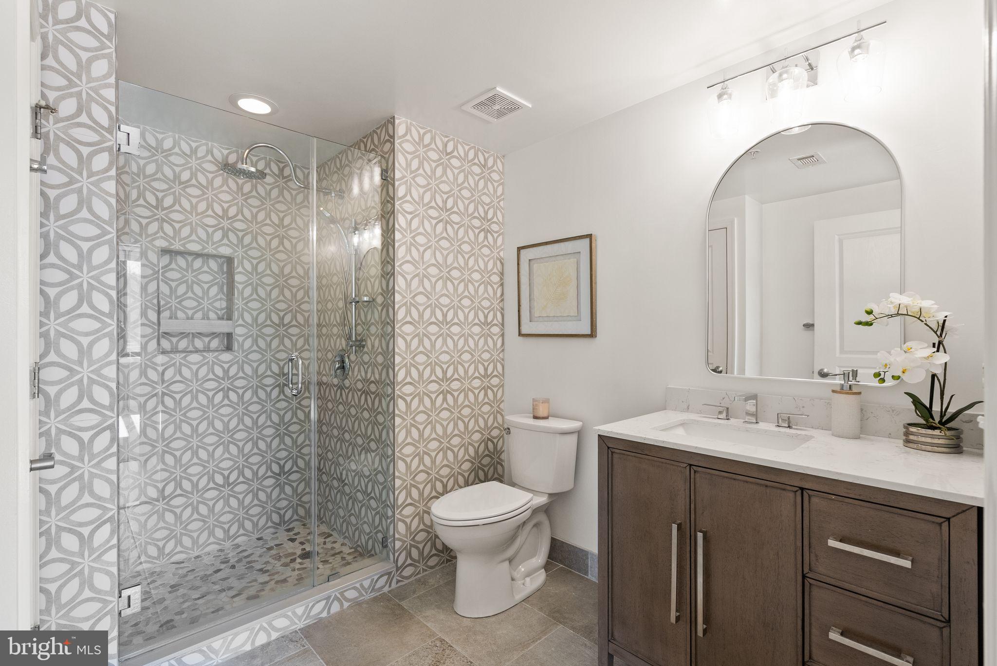 MIDTOWN ALEXANDRIA STATION CONDOMINIUM - Residential