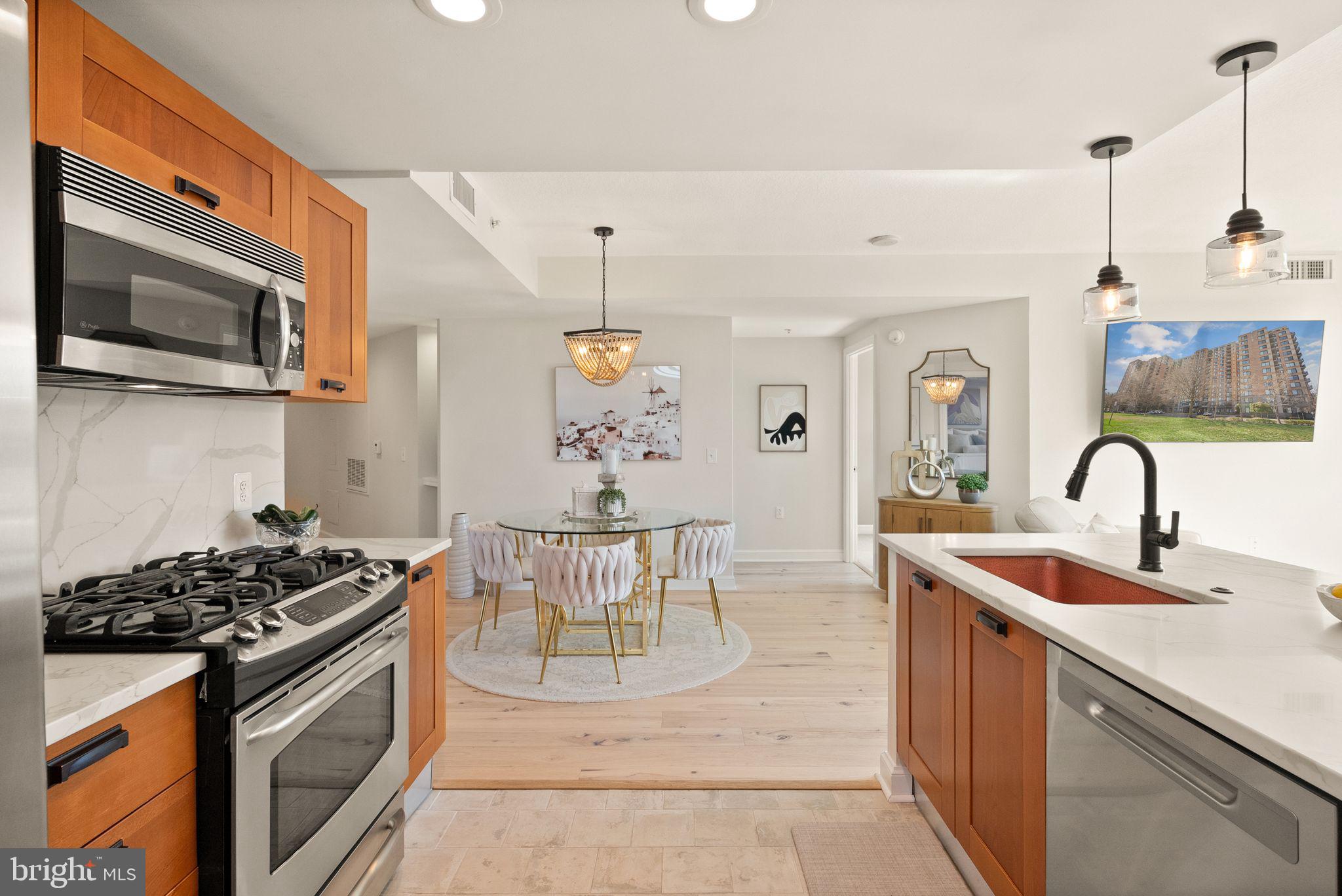 MIDTOWN ALEXANDRIA STATION CONDOMINIUM - Residential