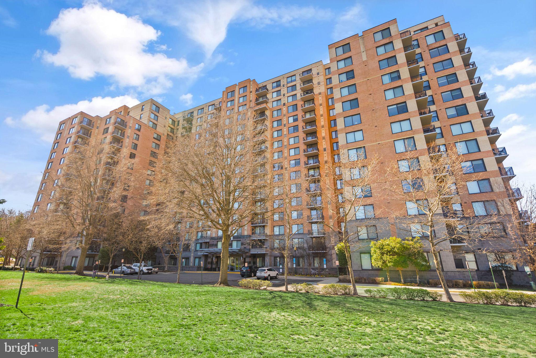 MIDTOWN ALEXANDRIA STATION CONDOMINIUM - Residential