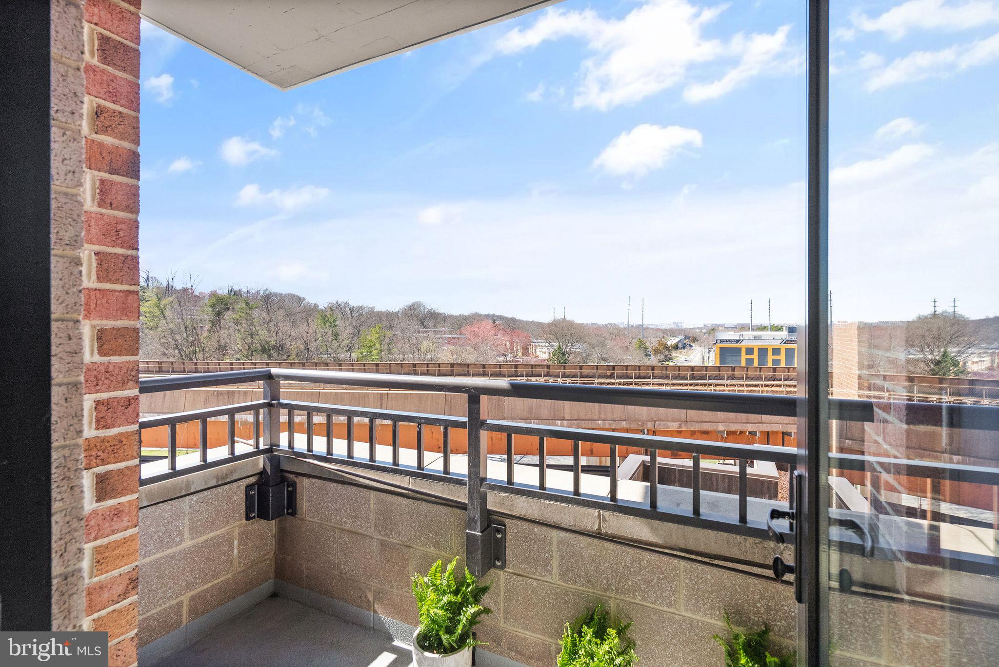 MIDTOWN ALEXANDRIA STATION CONDOMINIUM - Residential