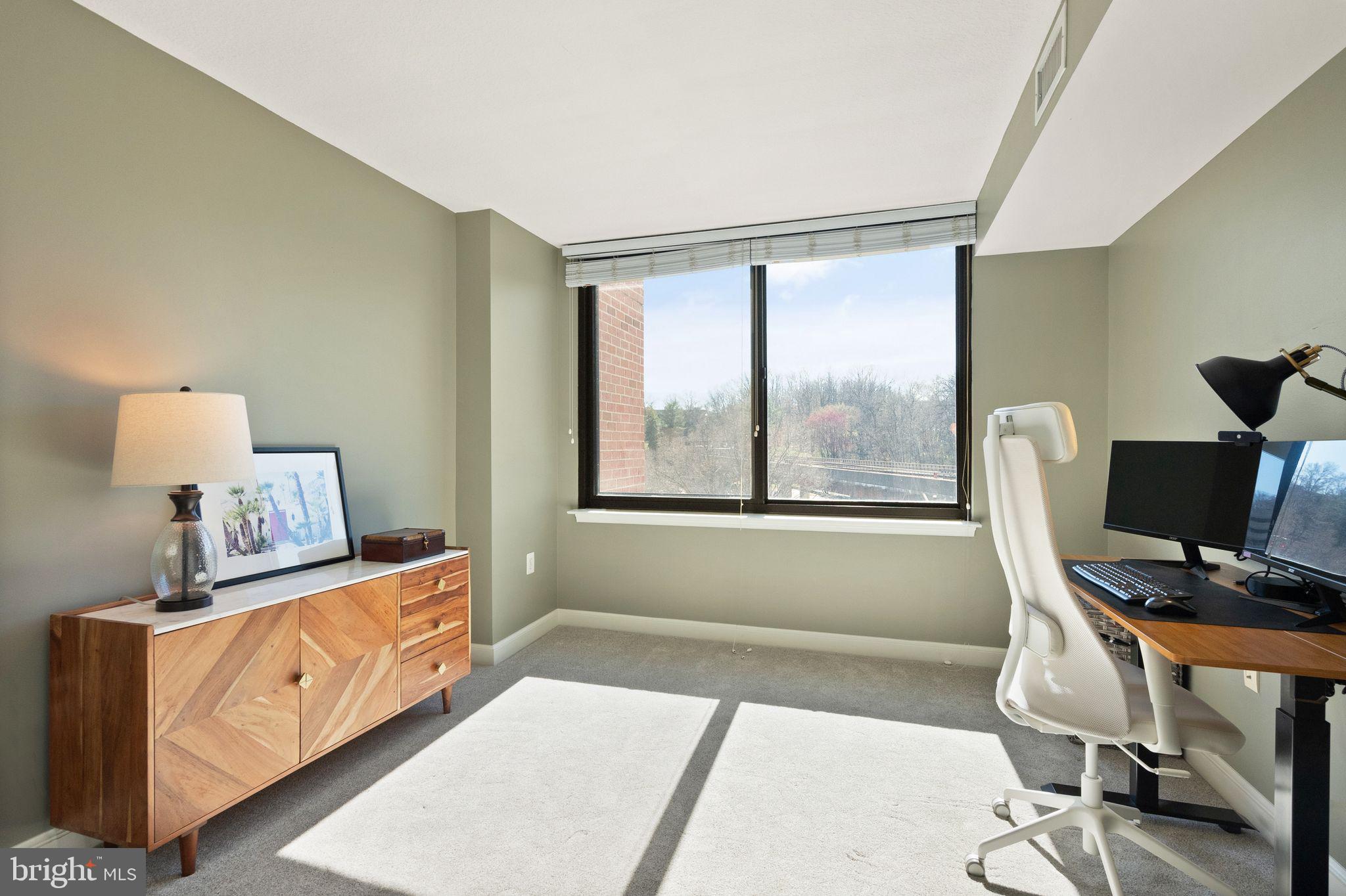 MIDTOWN ALEXANDRIA STATION CONDOMINIUM - Residential