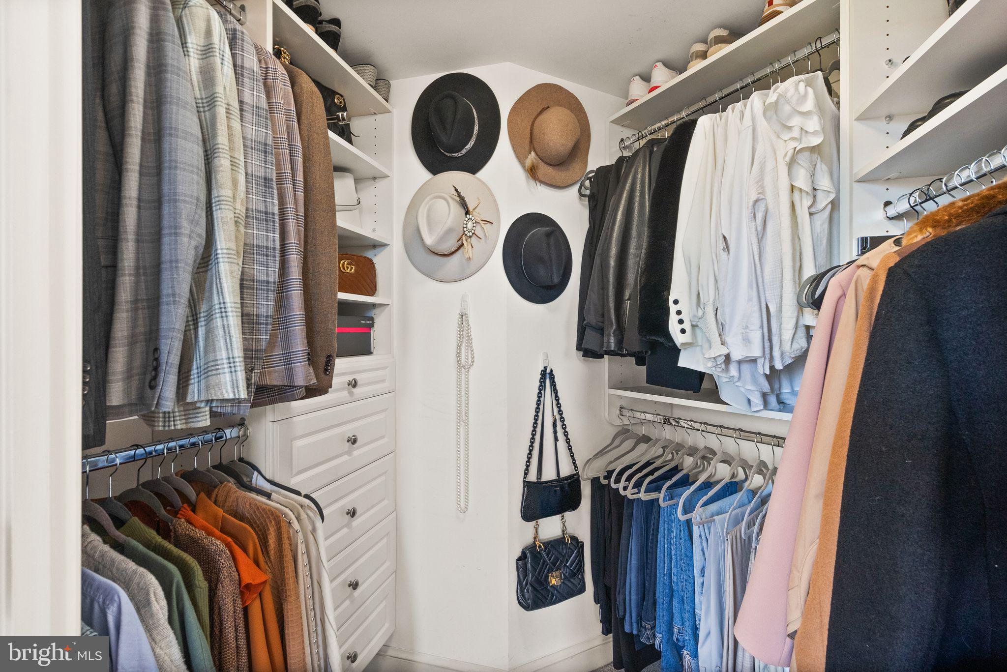 MIDTOWN ALEXANDRIA STATION CONDOMINIUM - Residential