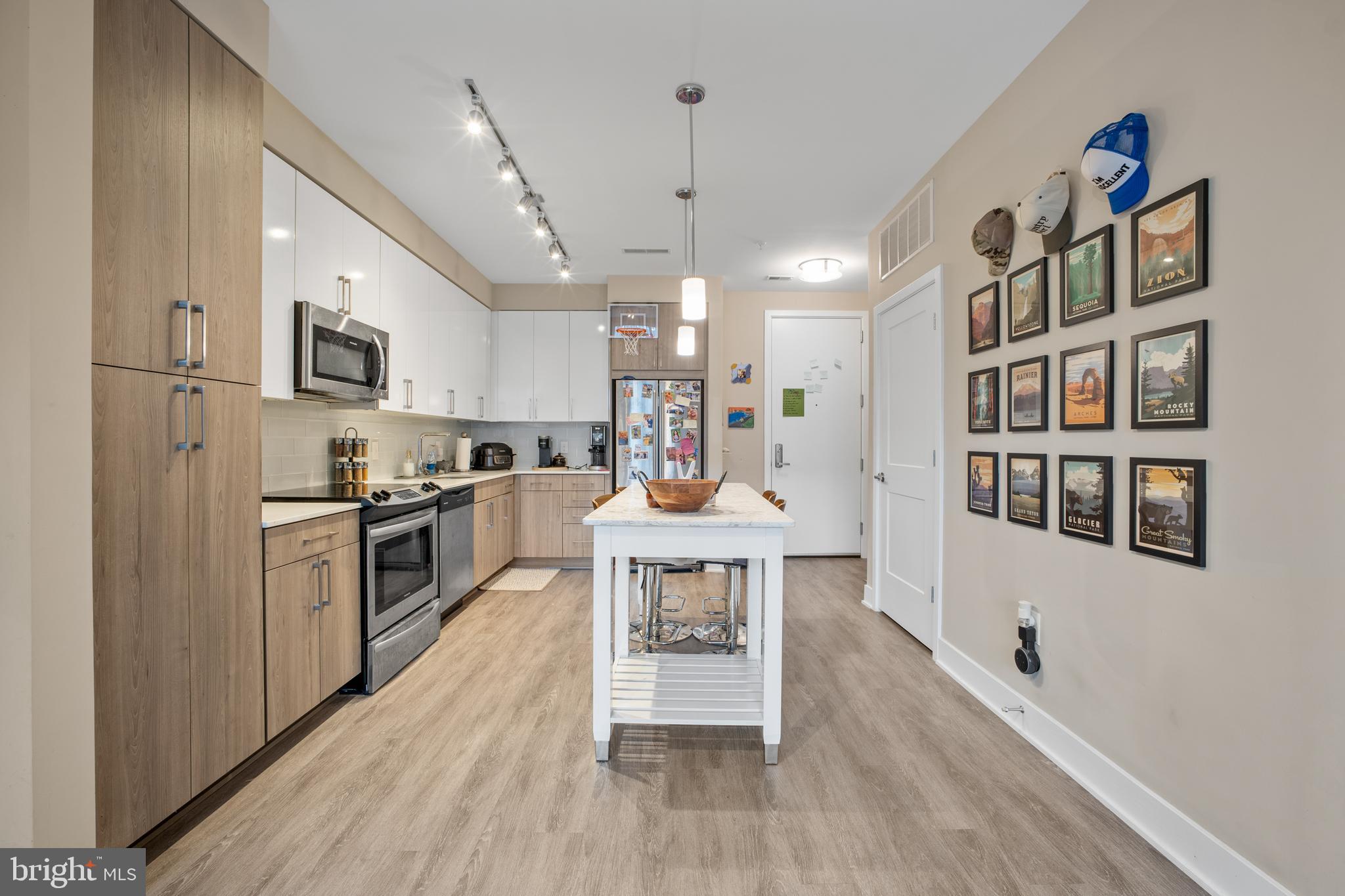 145 RIVERHAVEN DRIVE 312