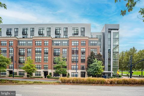 Condo For Sale - 145 Riverhaven Drive #312<br/> OXON HILL, MD 20745