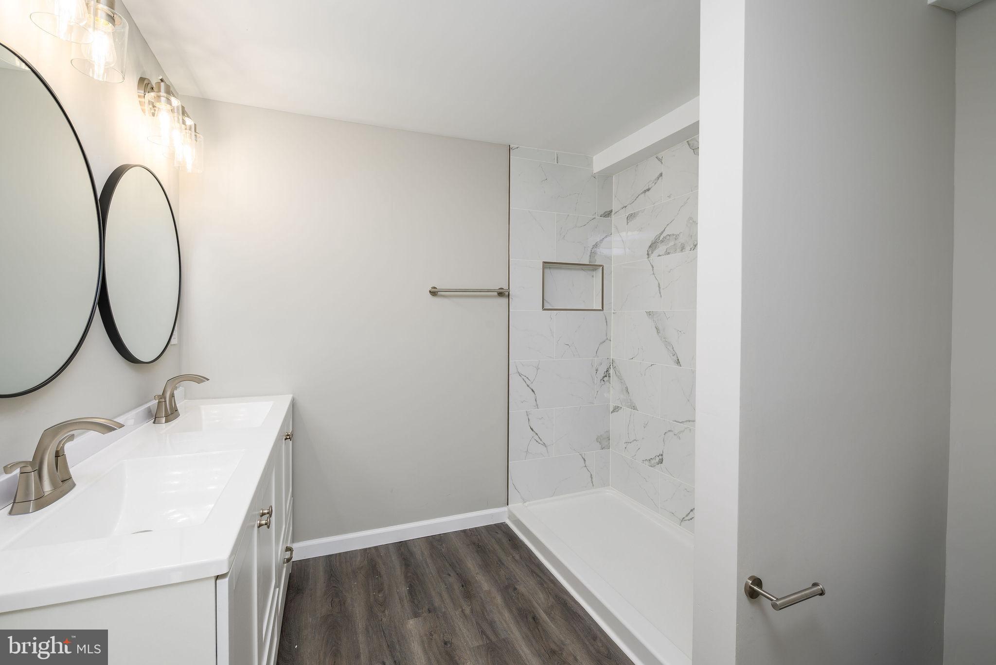 CAPTAINS GRANT - Residential