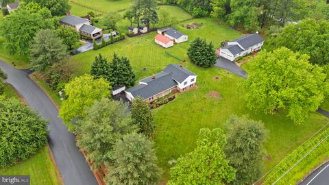 4000 LATHAM DRIVE HAYMARKET VA 20169