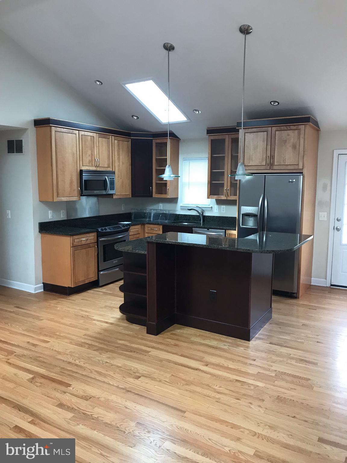 EASTPORT - Residential Lease