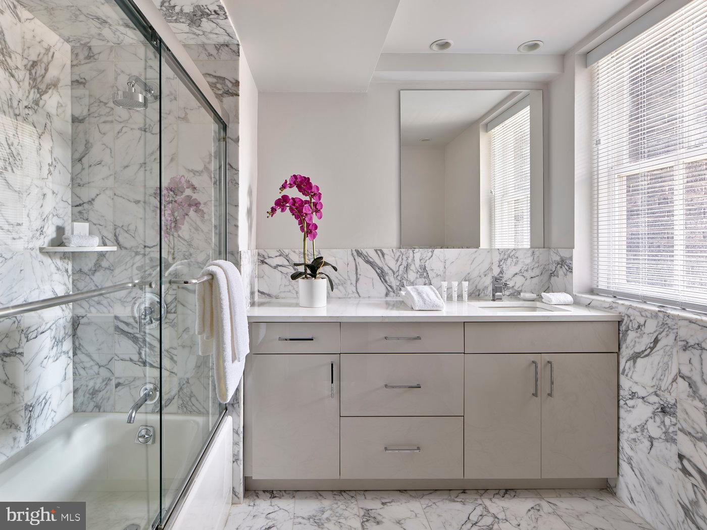 RITTENHOUSE SQUARE - Residential Lease