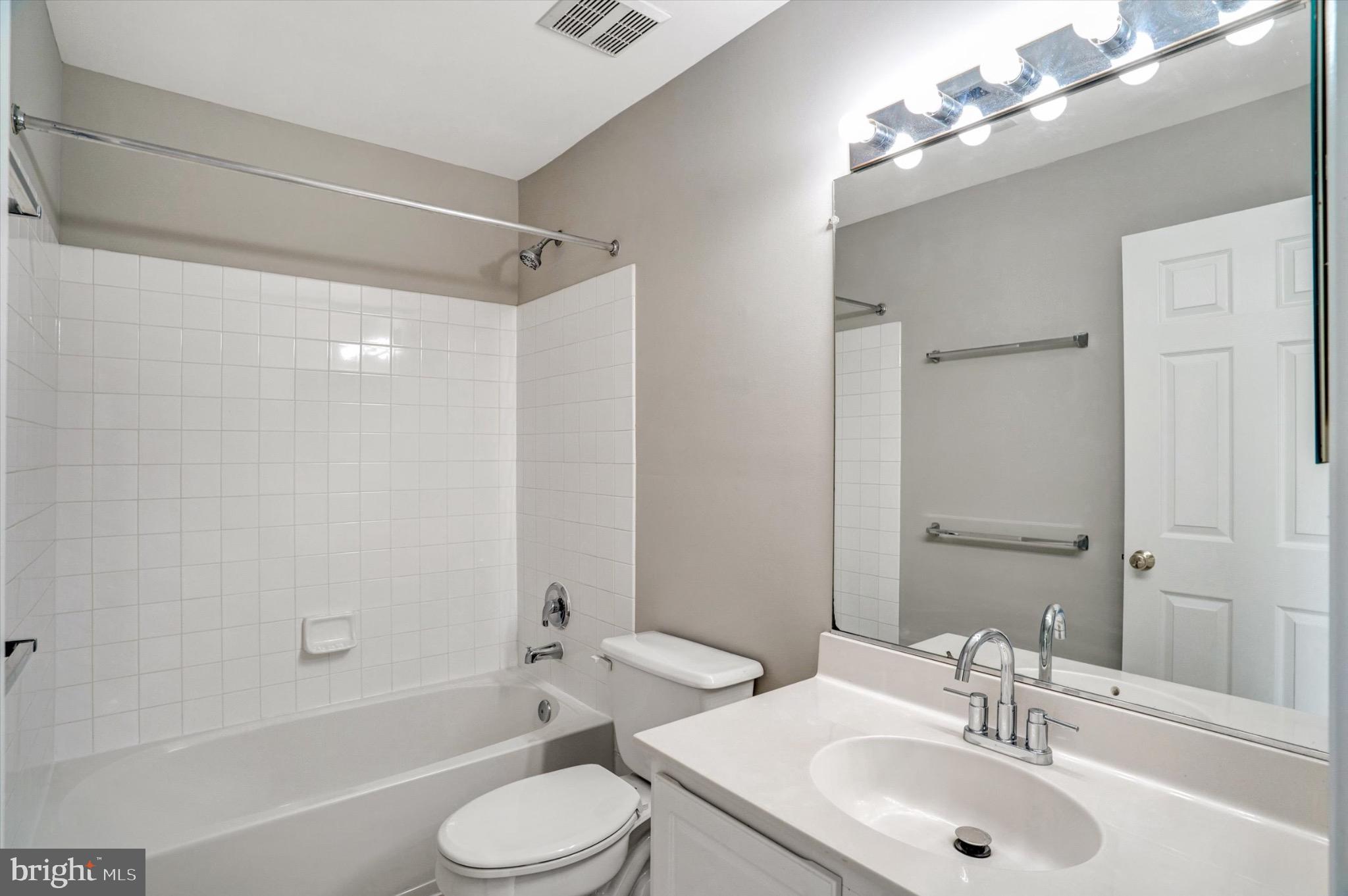 LOUDOUN PARKWAY CENTER - Residential Lease