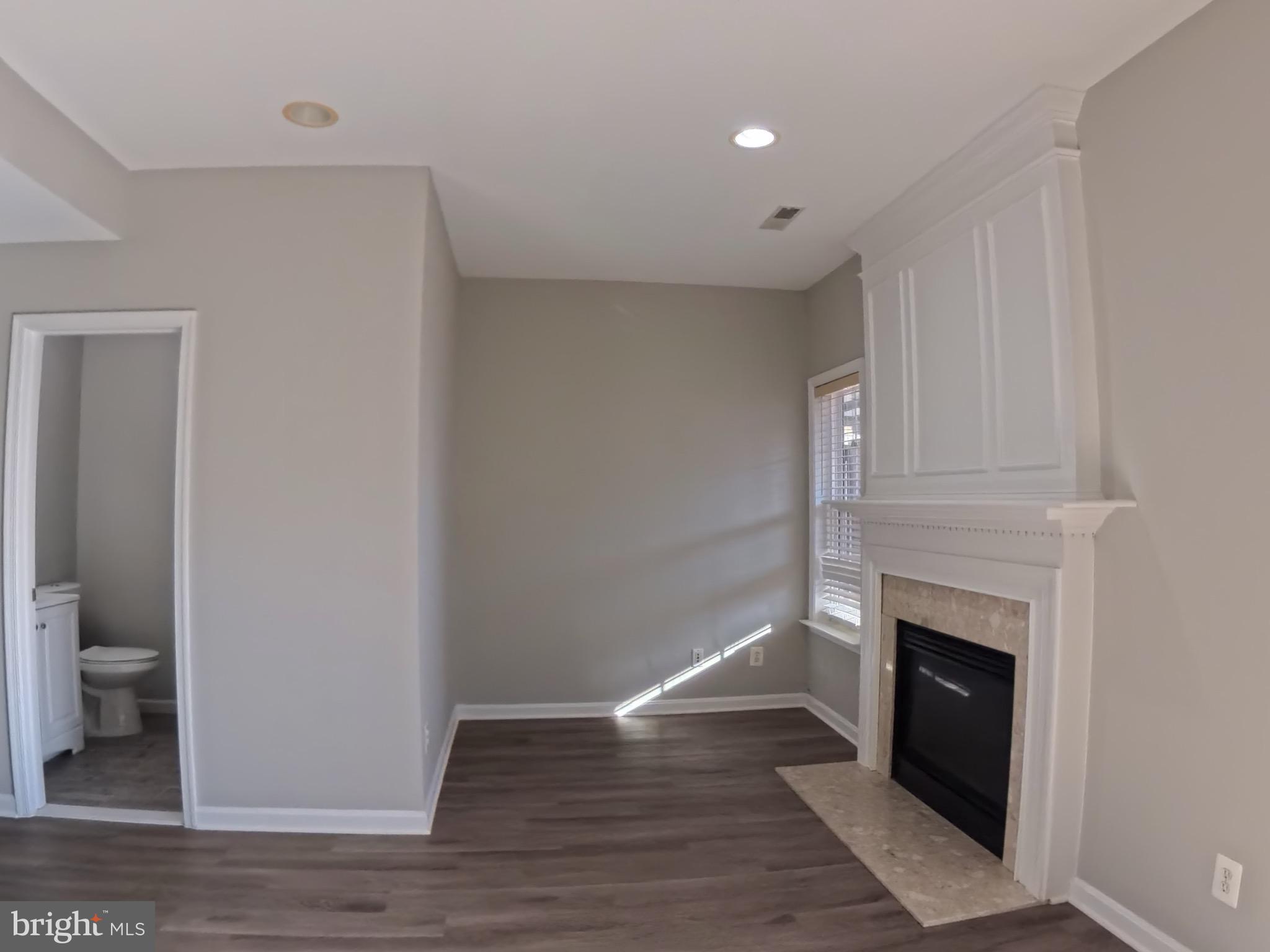 LOUDOUN PARKWAY CENTER - Residential Lease