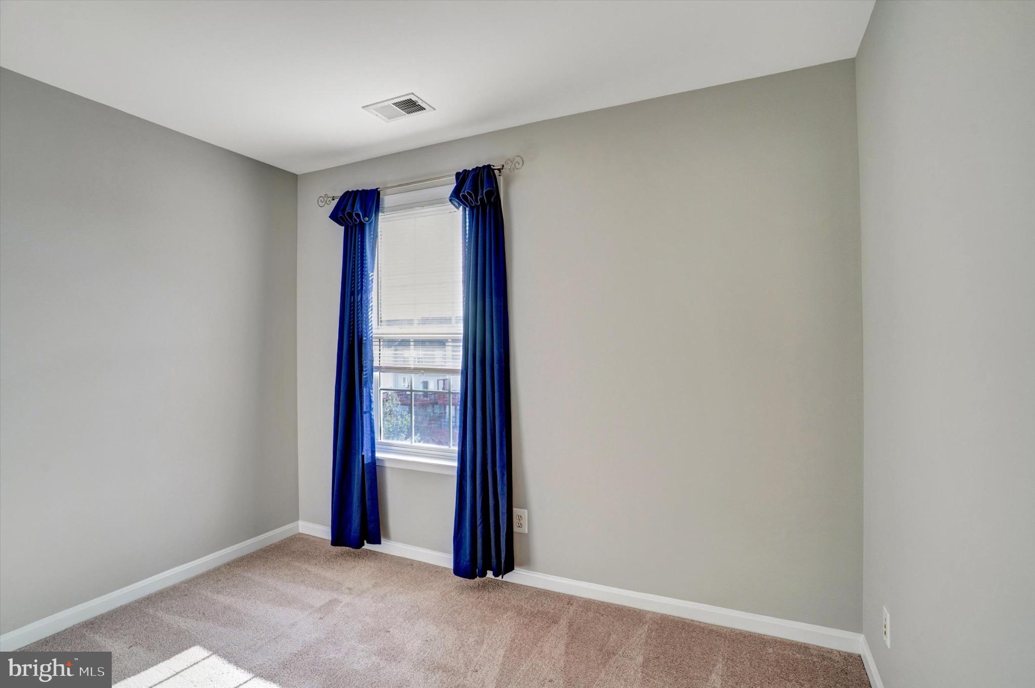 LOUDOUN PARKWAY CENTER - Residential Lease