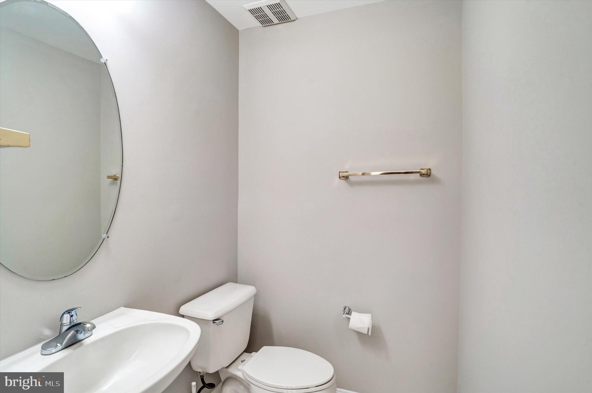 LOUDOUN PARKWAY CENTER - Residential Lease