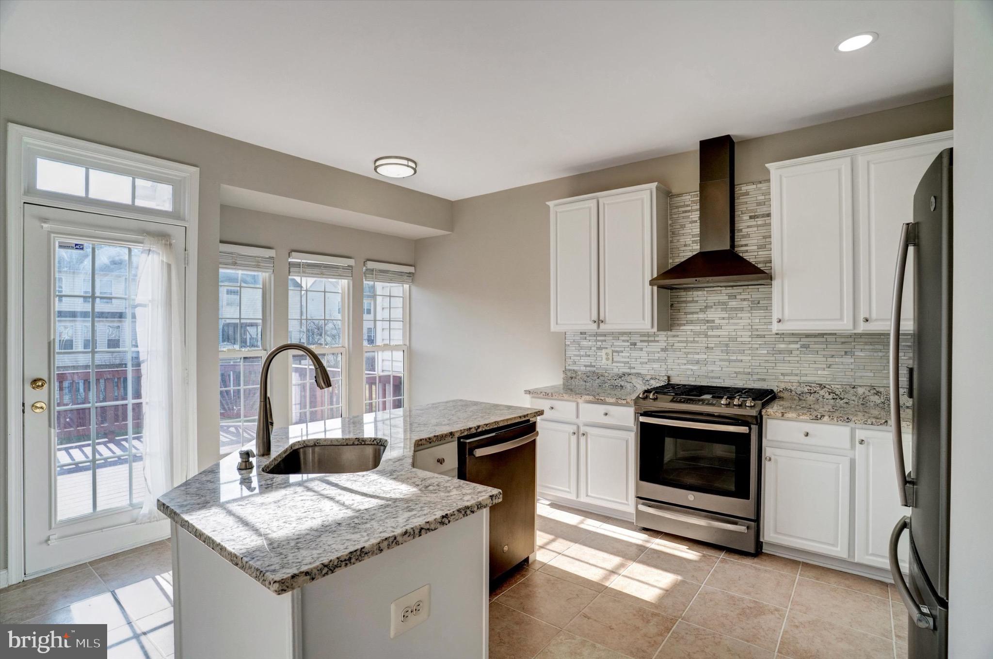 LOUDOUN PARKWAY CENTER - Residential Lease