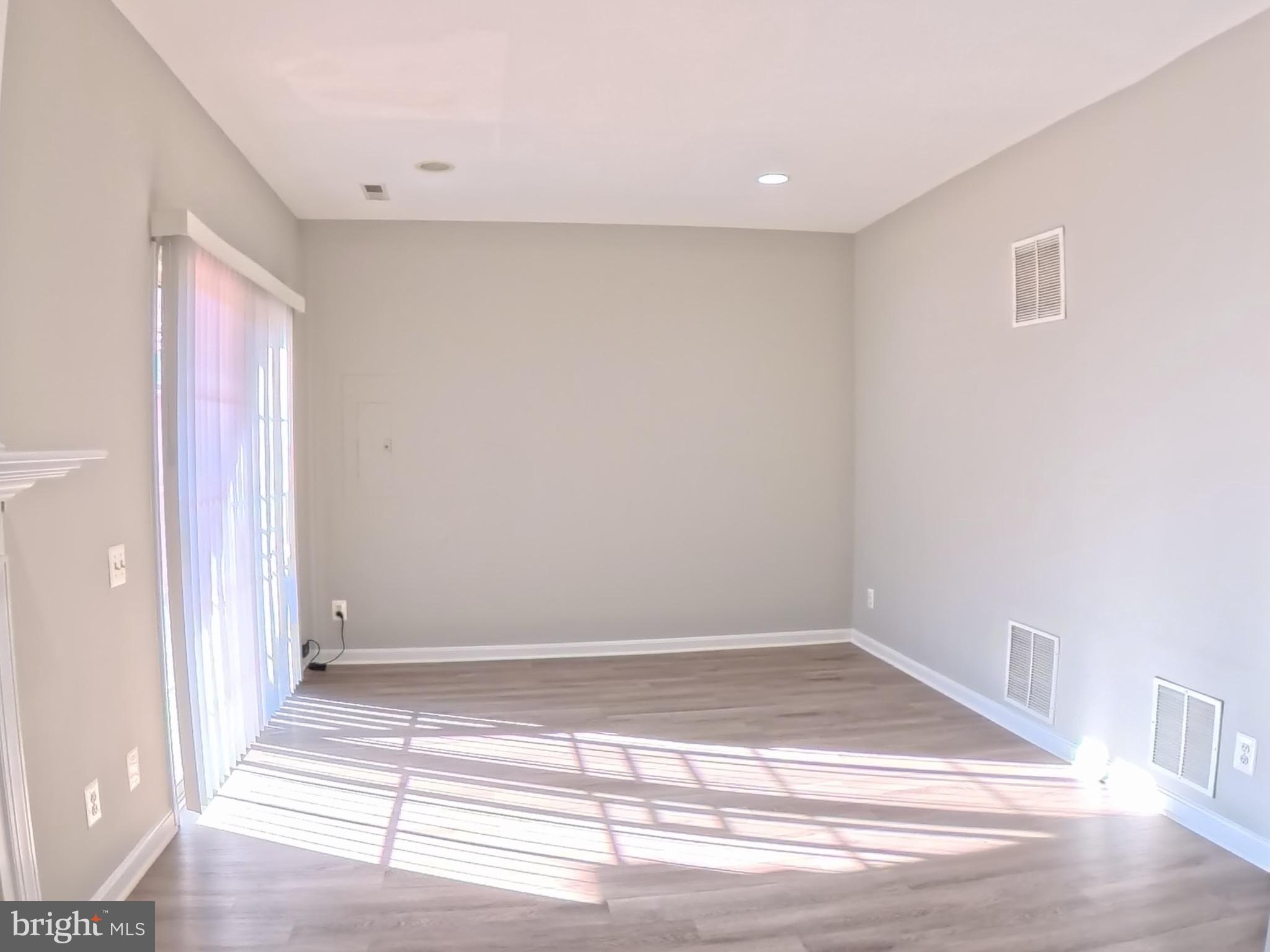 LOUDOUN PARKWAY CENTER - Residential Lease