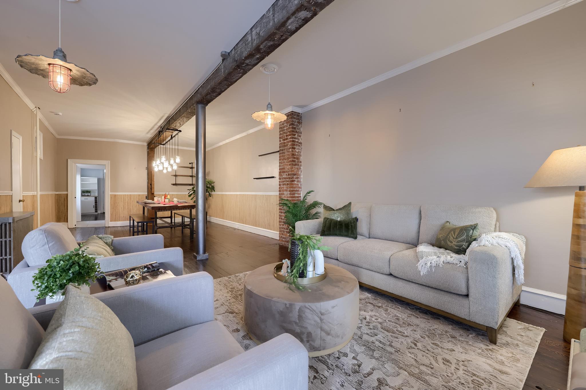 CHESTNUT HILL - Residential