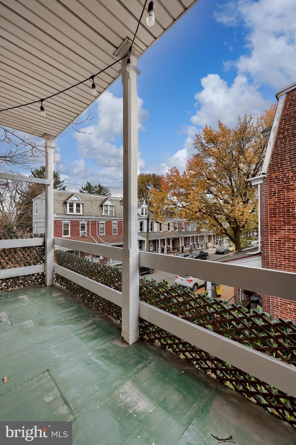 CHESTNUT HILL - Residential