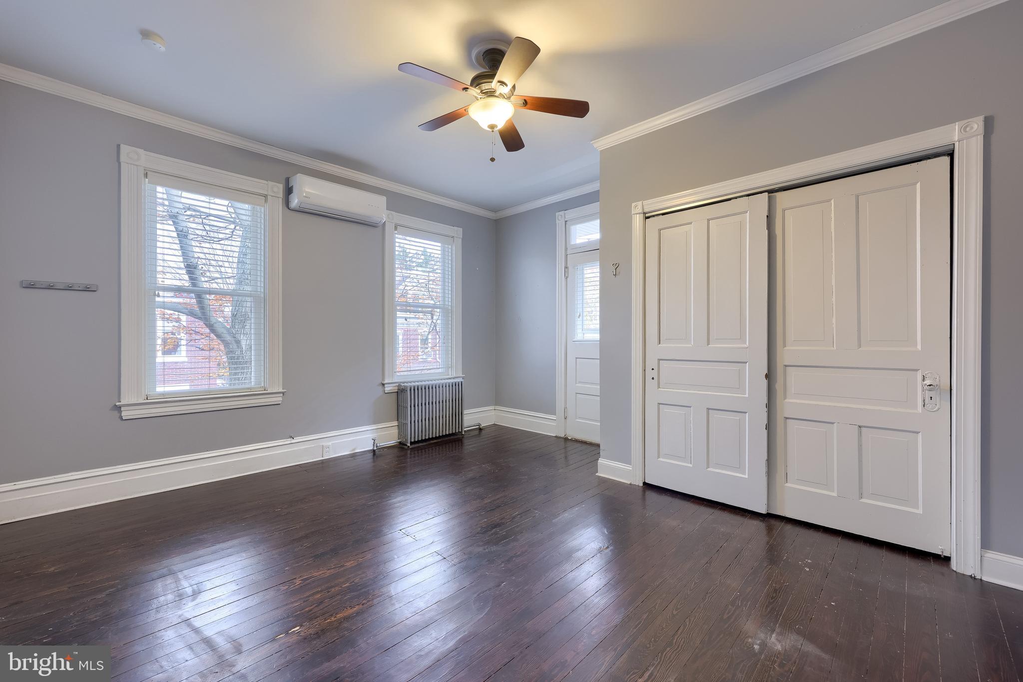 CHESTNUT HILL - Residential