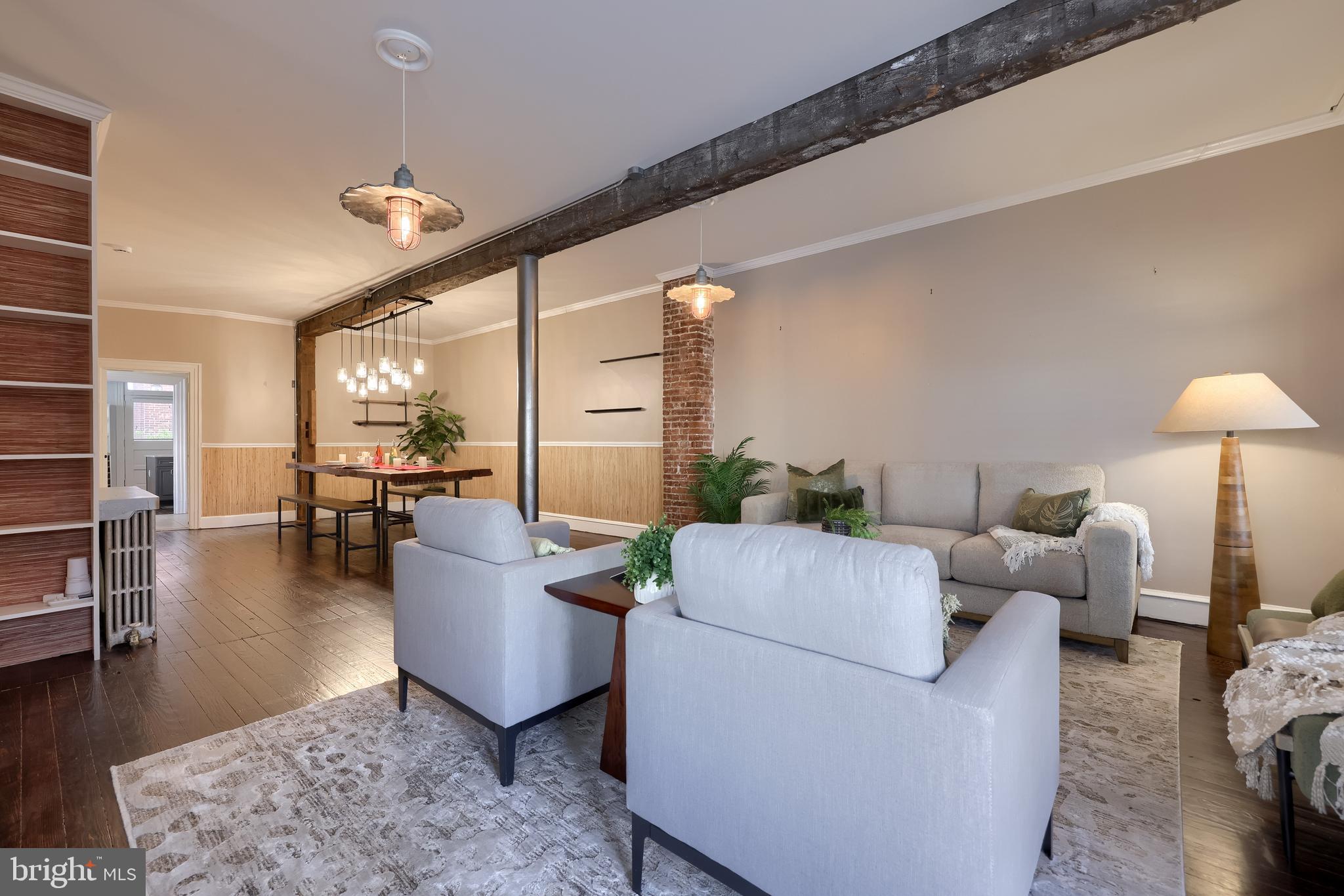 CHESTNUT HILL - Residential