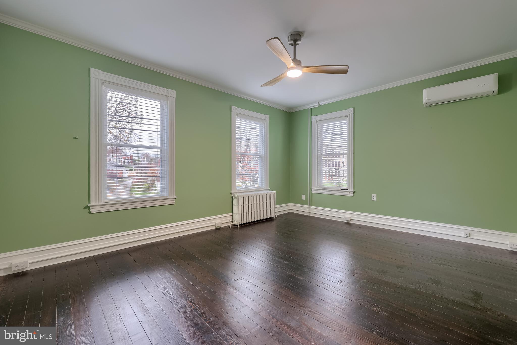 CHESTNUT HILL - Residential