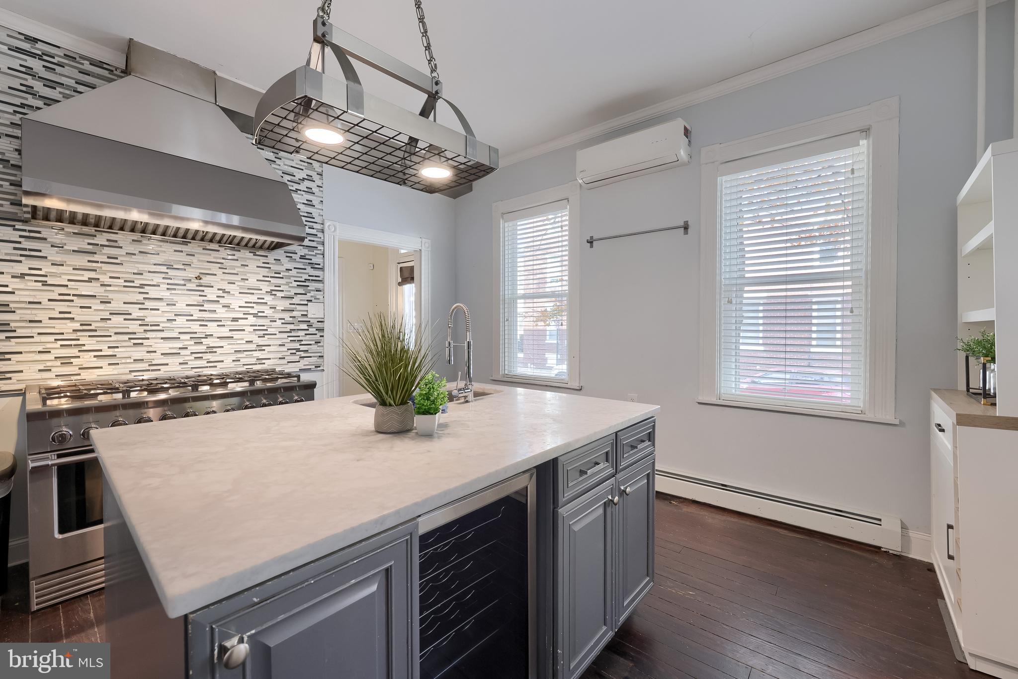 CHESTNUT HILL - Residential