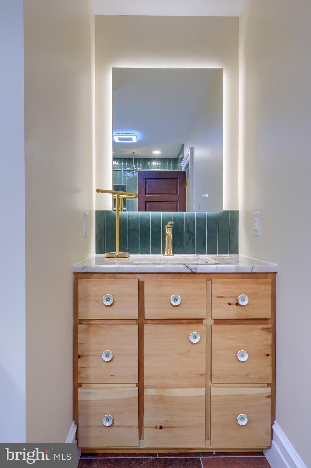 CHESTNUT HILL - Residential