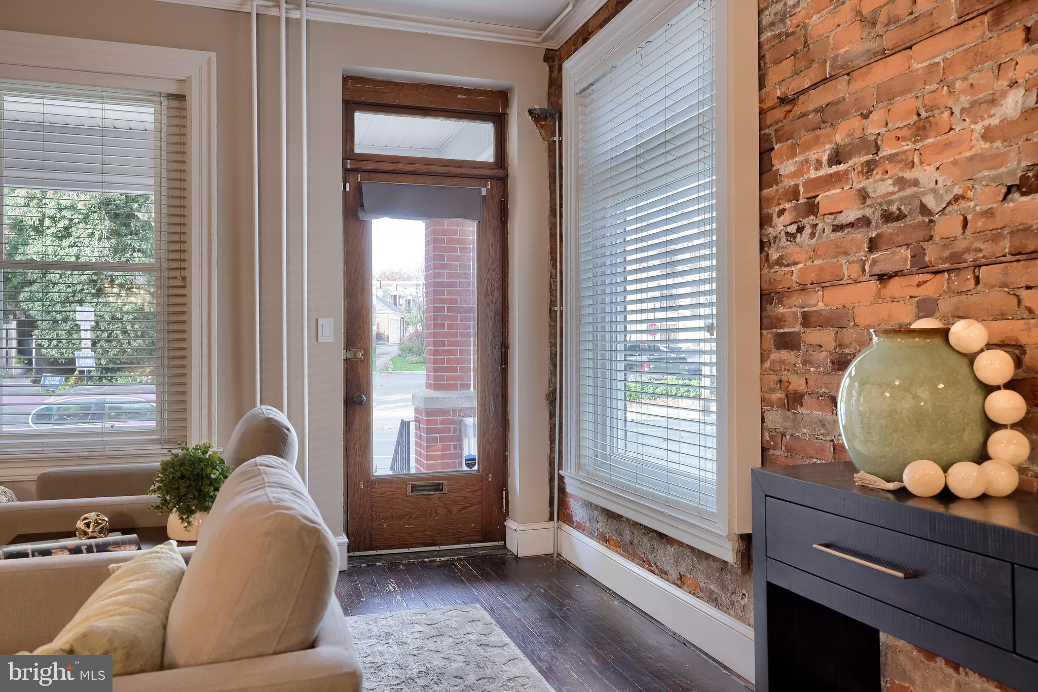 CHESTNUT HILL - Residential