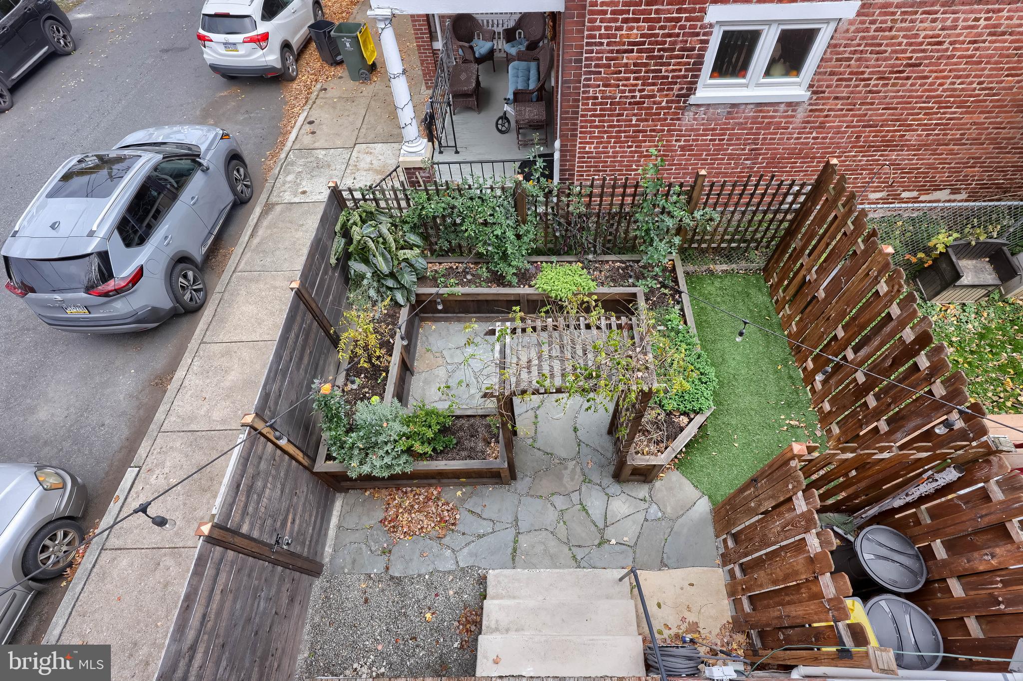 CHESTNUT HILL - Residential