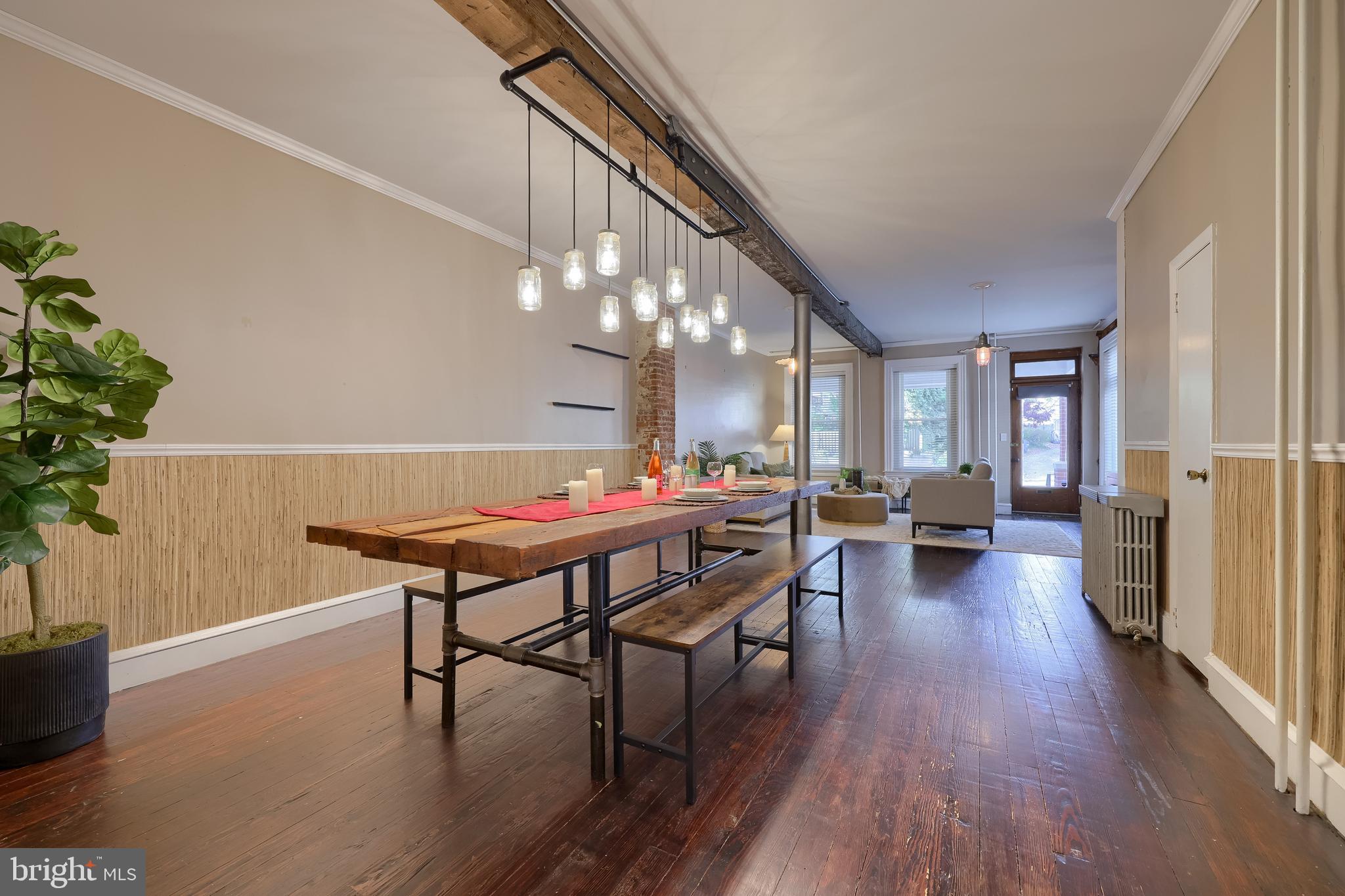 CHESTNUT HILL - Residential