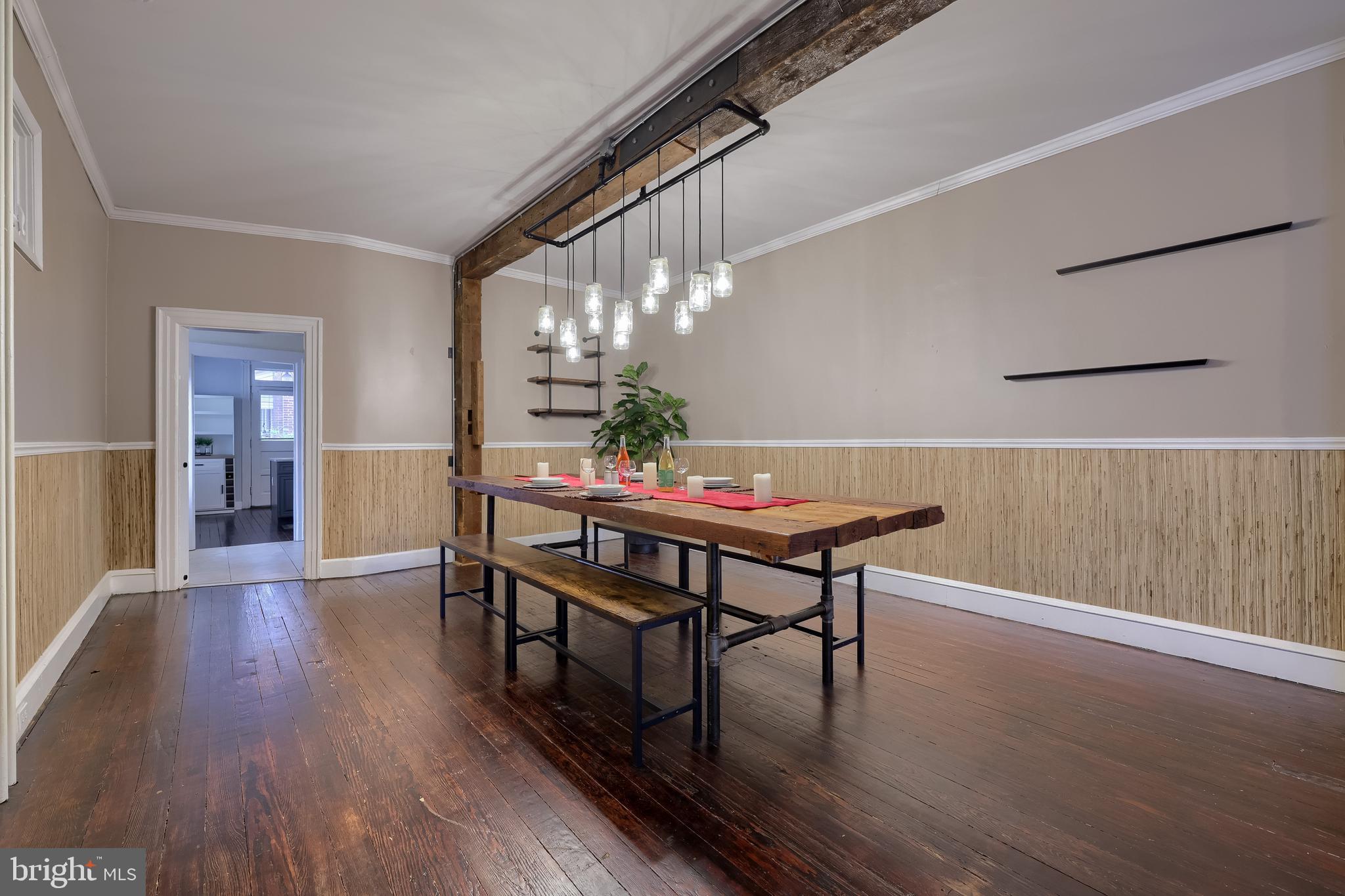 CHESTNUT HILL - Residential