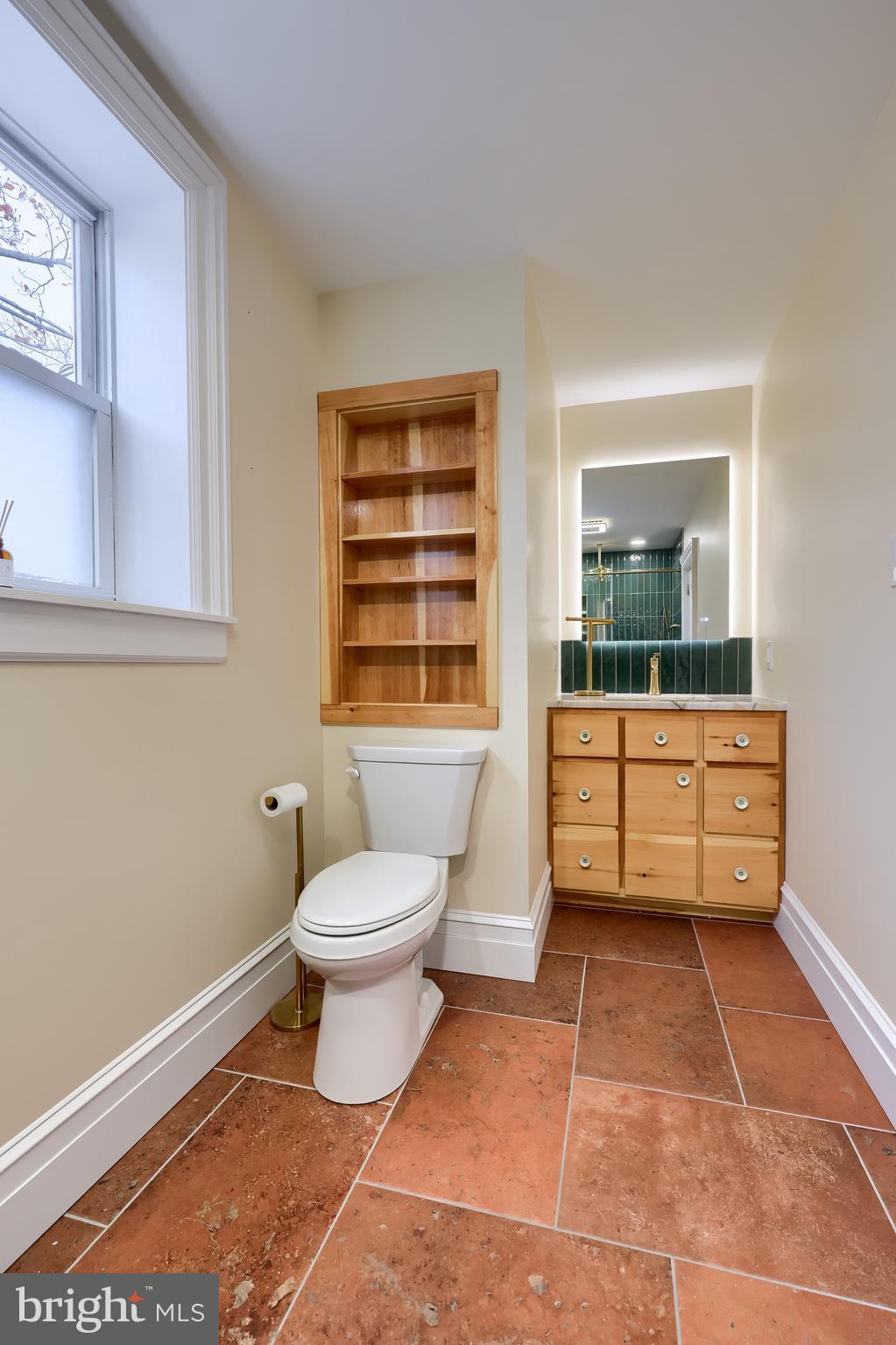 CHESTNUT HILL - Residential