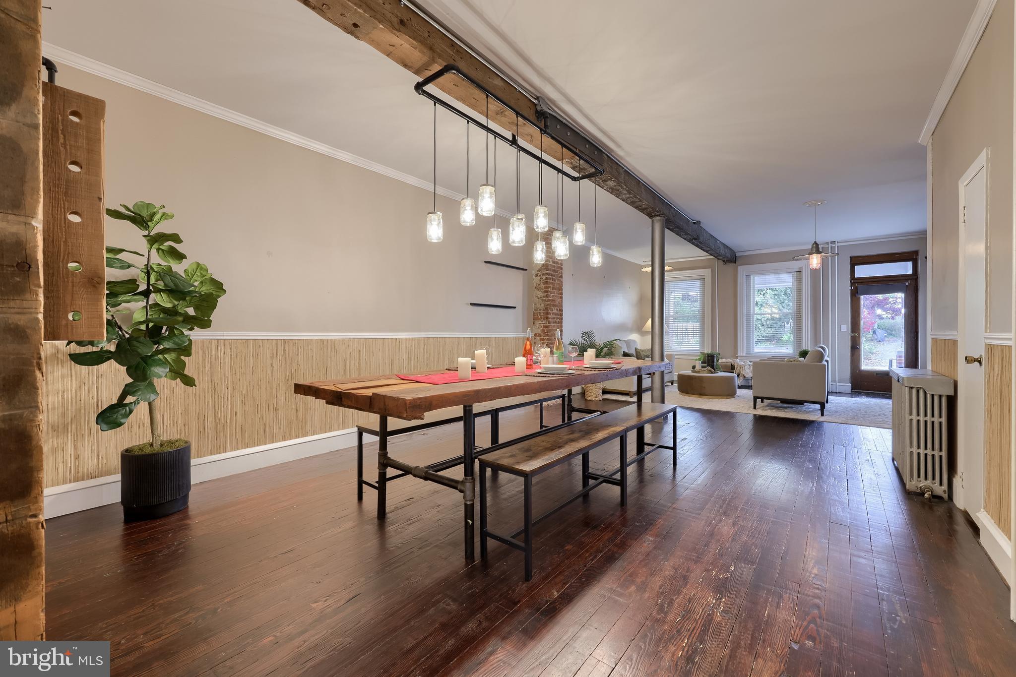 CHESTNUT HILL - Residential