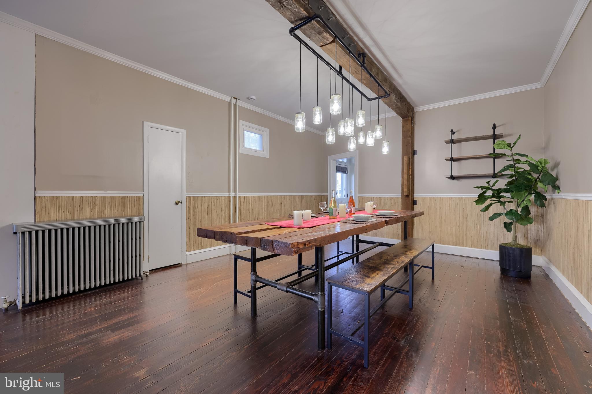 CHESTNUT HILL - Residential