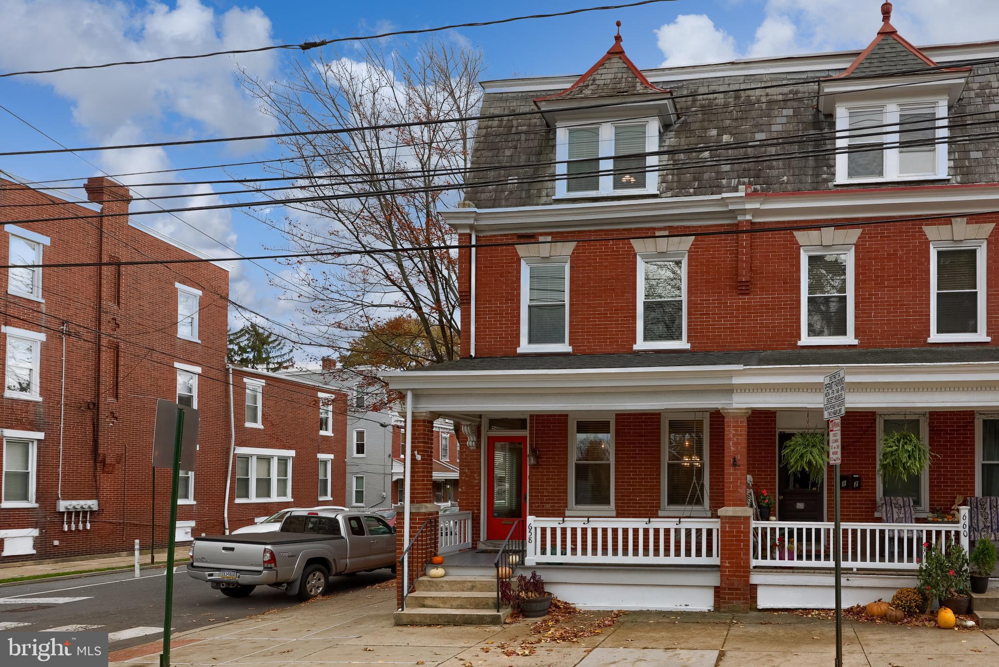 CHESTNUT HILL - Residential