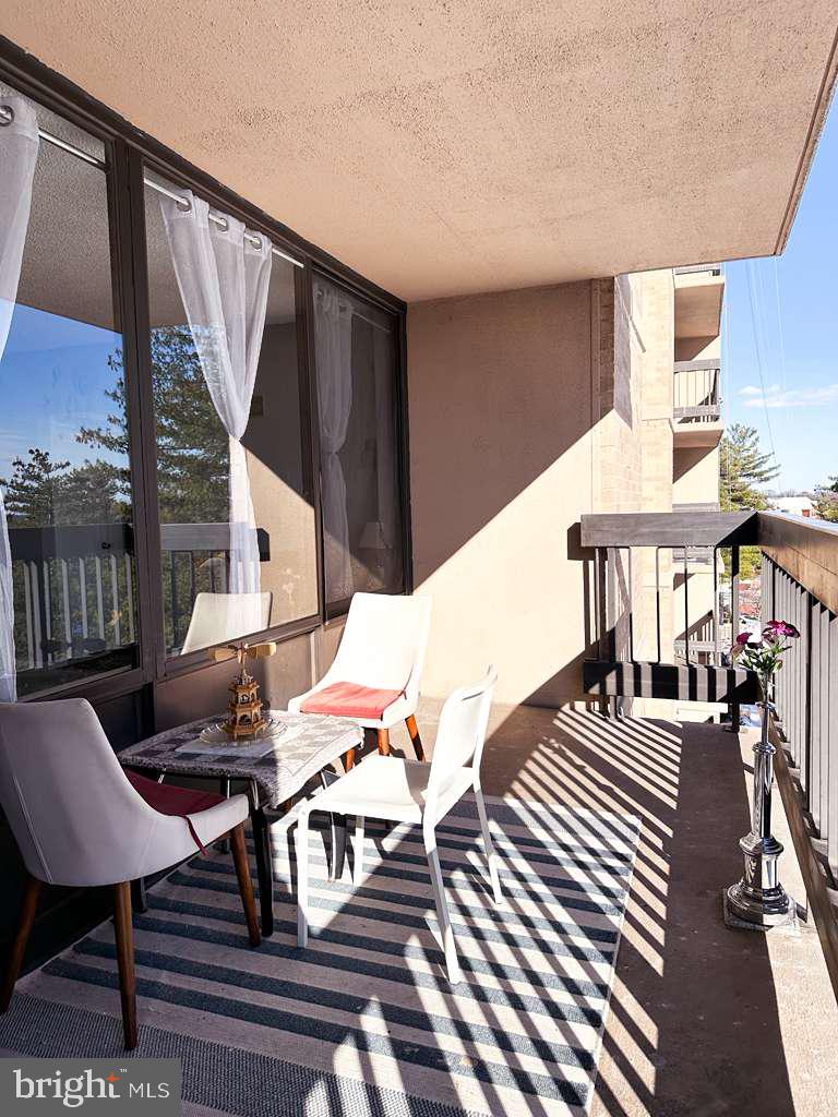 SKYLINE PLAZA - Residential