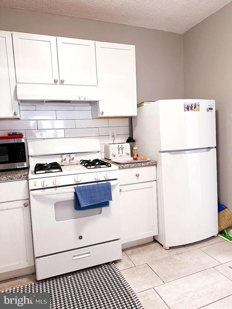 SKYLINE PLAZA - Residential