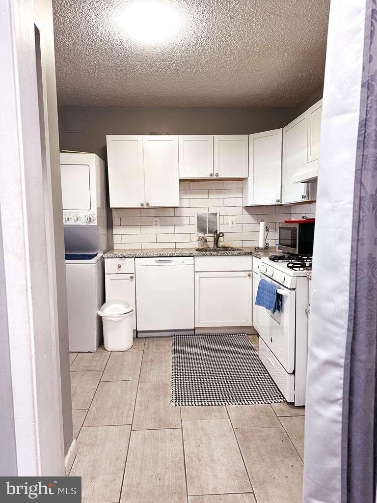 SKYLINE PLAZA - Residential