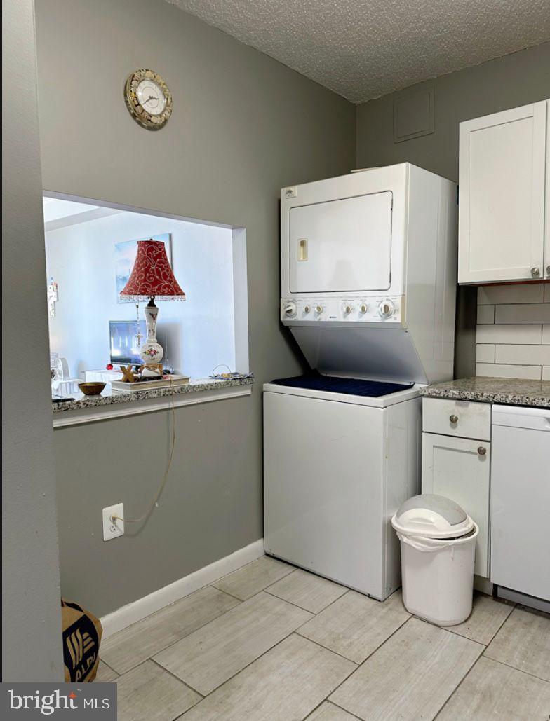 SKYLINE PLAZA - Residential