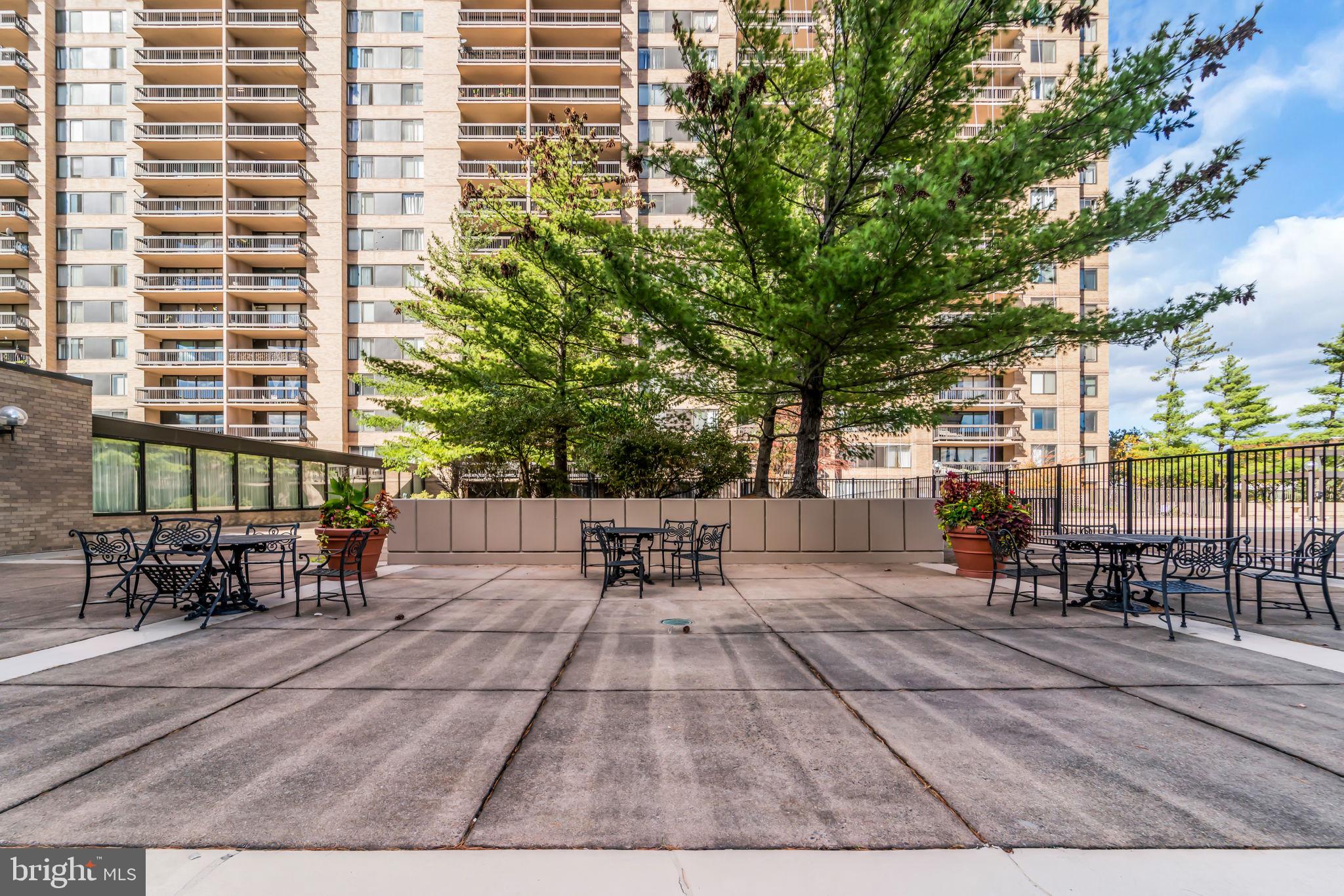 SKYLINE PLAZA - Residential