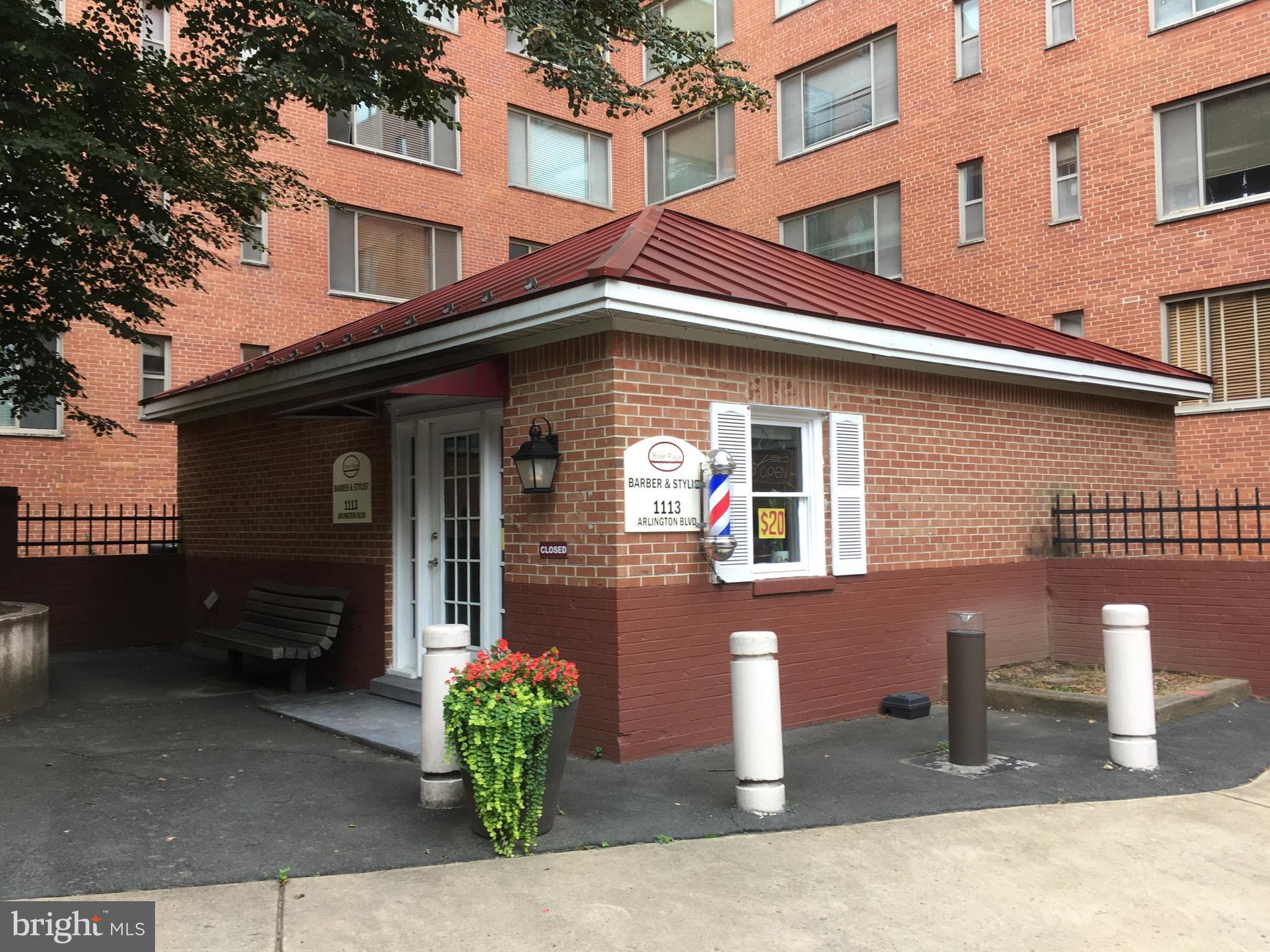 RIVER PLACE EAST - Residential