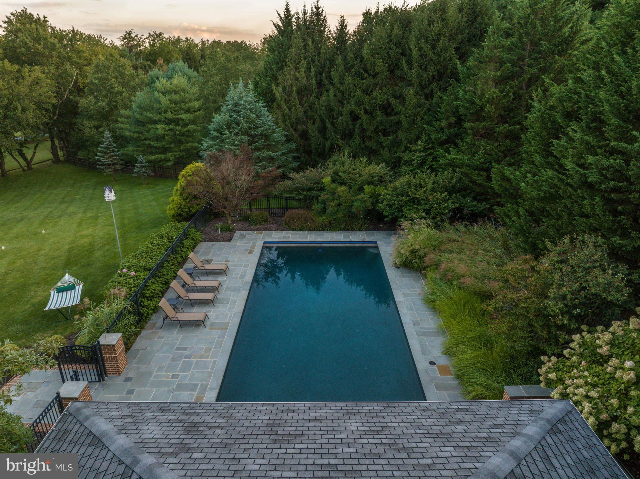 LUTHERVILLE - Residential