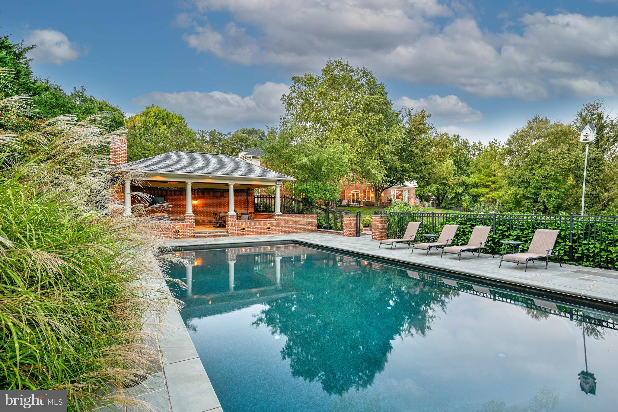 LUTHERVILLE - Residential