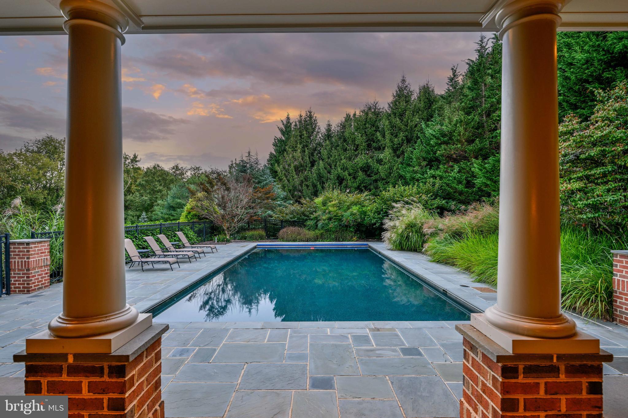 LUTHERVILLE - Residential