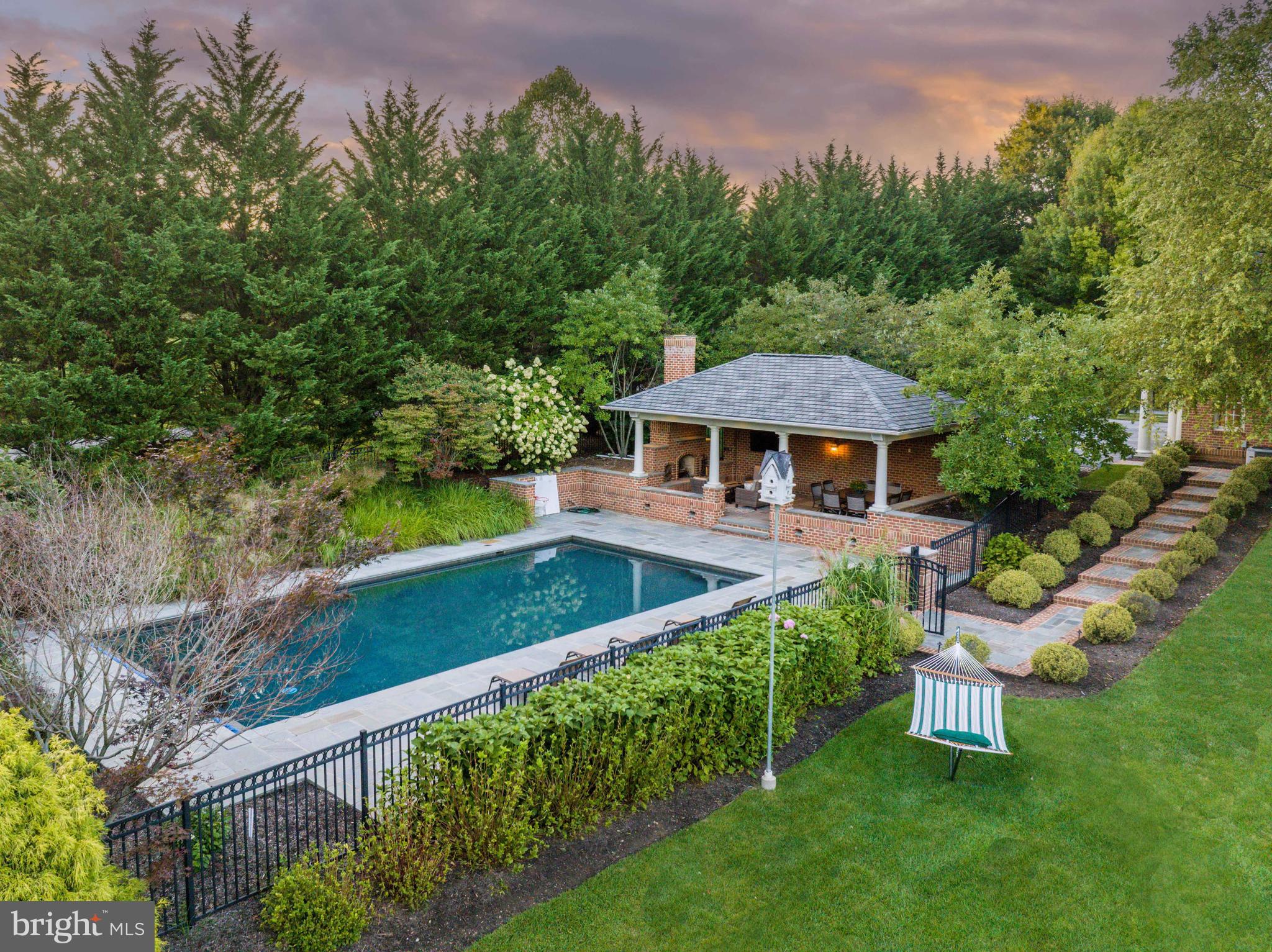 LUTHERVILLE - Residential