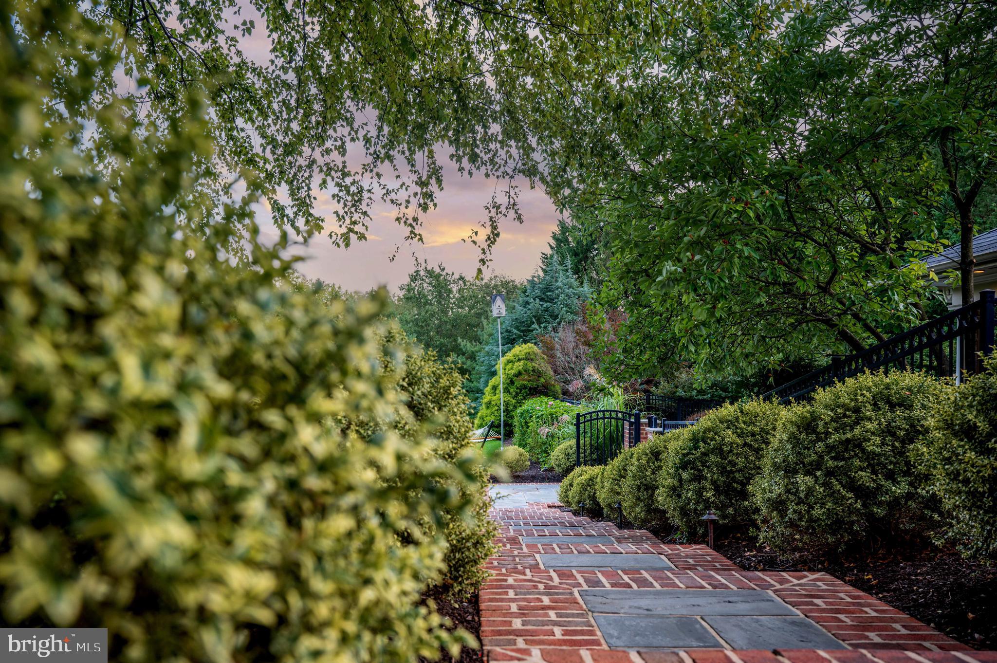 LUTHERVILLE - Residential