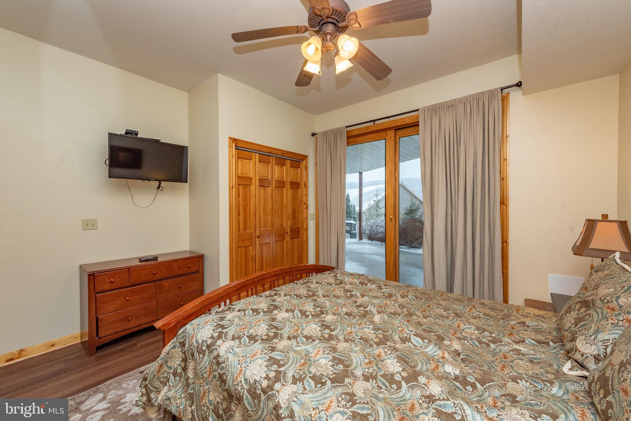 CEDAR VILLAGE - Residential