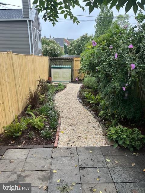 OLD TOWN - Residential Lease