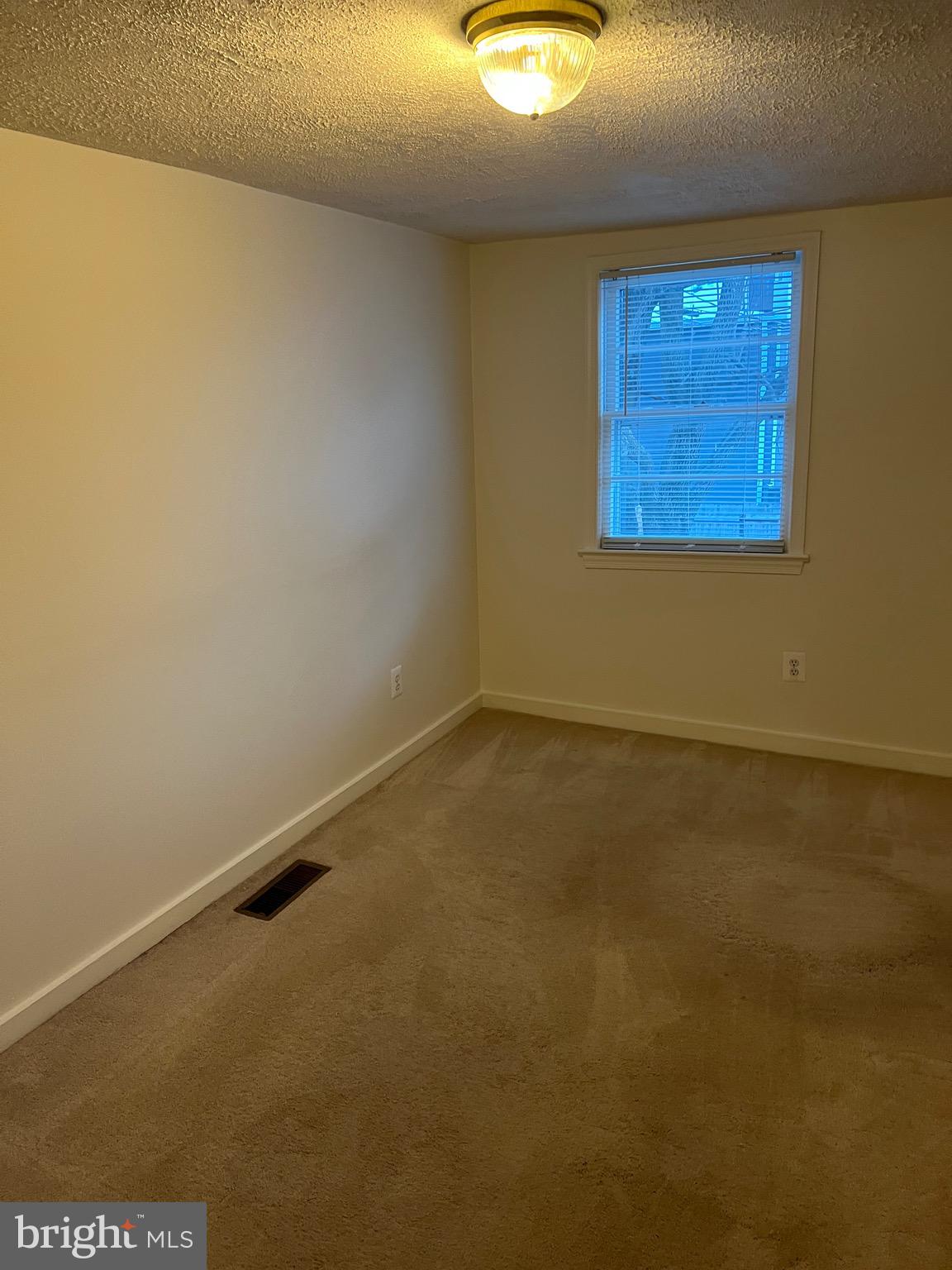 OLD TOWN - Residential Lease