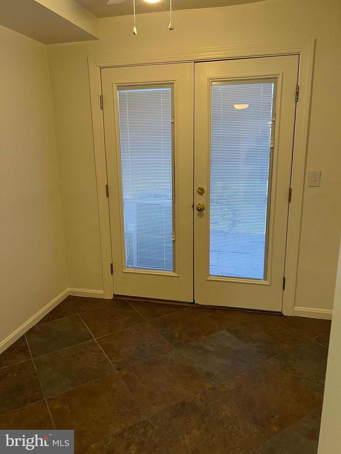 OLD TOWN - Residential Lease